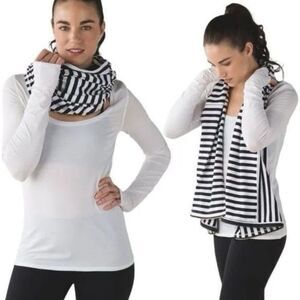 Lululemon Vinyasa Scarf *Zips
Apex Stripe Black White